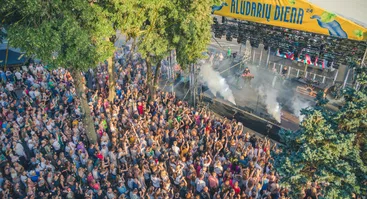 ALUDARIŲ DIENA by VOLFAS ENGELMAN NEALKOHOLINIS