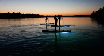 Naktiniai irklenčių (SUP) turai Kaune 