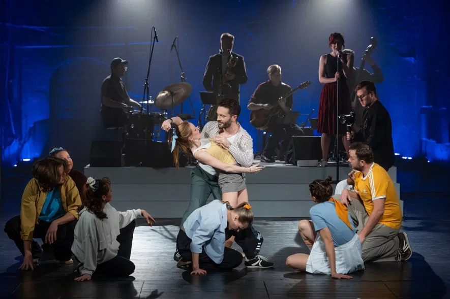 Džiazo šokio ir muzikos spektaklis „Lindyhopera“, choreografė Elzė Višnevskytė Džiazo šokio ir muzikos spektaklis „Lindyhopera“, choreografė Elzė Višnevskytė