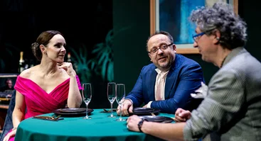 PREMJERA! Provokuojanti komedija „Sumauta dovana“