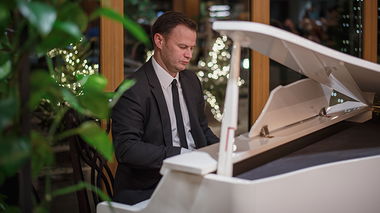 Robertas Šiurys | Popmuzikos ir kino kūriniai fortepijonu