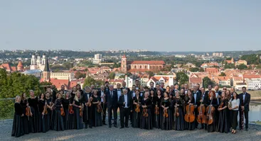 PASAULINĖS MUZIKOS ŽVAIGŽDĖS IR KMSO