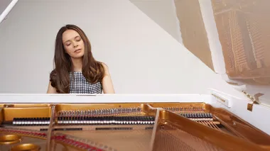 Julia Aleksandra - solinis rečitalis „Pasaulis Tavo sparnais“