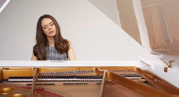 Julia Aleksandra - solinis rečitalis „Pasaulis Tavo sparnais“