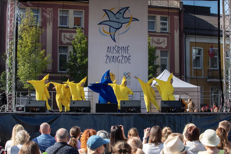 XVIII tarptautinio šokio festivalio-konkurso „Aušrinė žvaigždė“ atidarymas XVIII tarptautinio šokio festivalio-konkurso „Aušrinė žvaigždė“ atidarymas