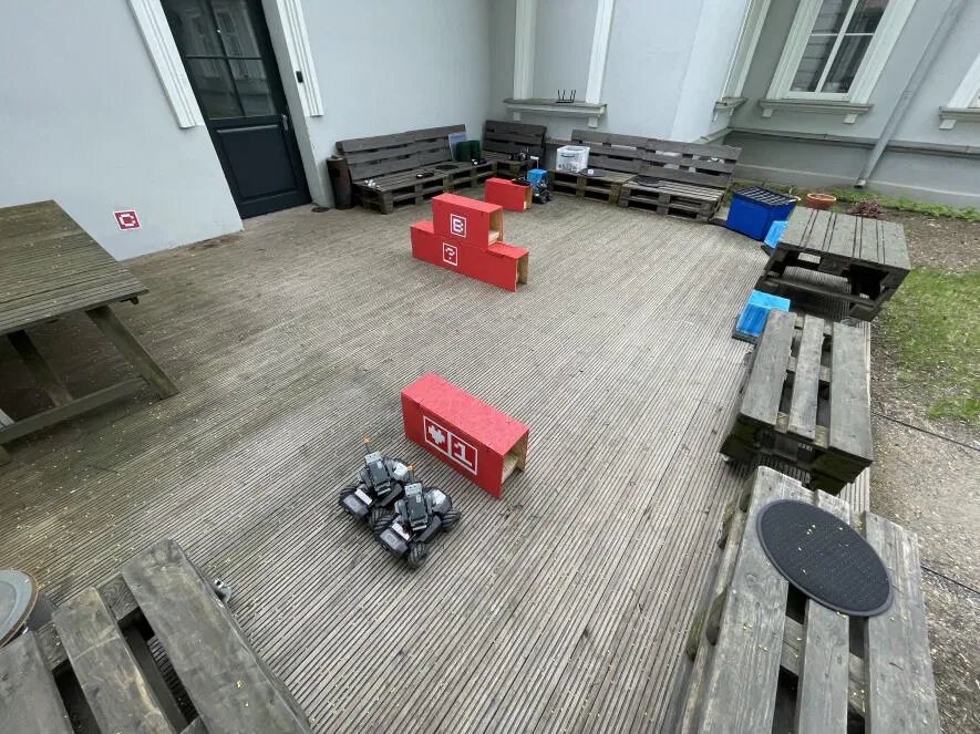 ROBOTŲ KOVOS JŪSŲ PASIRINKTOJE VIETOJE - OFISE AR KITUR! ROBOTŲ KOVOS JŪSŲ PASIRINKTOJE VIETOJE - OFISE AR KITUR!