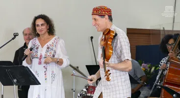 Yale’o Stromo ir Elizabeth Schwartz paskaita-koncertas „Sąskambiai iš kelionių“