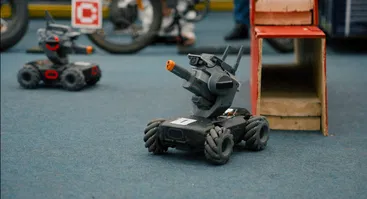 NEMOKAMOS ROBOTŲ KOVOS TOPO CENTRE!