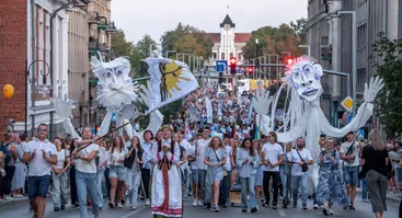  Šventinės eisenos ir motorizuotos kolonos paradas „Šiauliai šviečia“ 