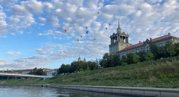 „Mūsų dienos – kaip šventė”. Ekskursija plaukiant laiveliu Nerimi su S. Nėries eilėraščiais ir dainomis
