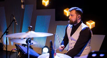 WHITE & BLACK. Millennium Hits (live show)