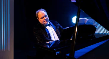 WHITE & BLACK. Millennium Hits (live show)
