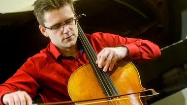 Liepsnojanti Violončelė