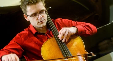 Liepsnojanti Violončelė