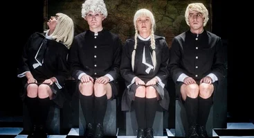 Keistuolių teatro spektaklis „Ilgoji pertrauka“