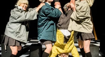 Keistuolių teatro spektaklis „Ilgoji pertrauka“
