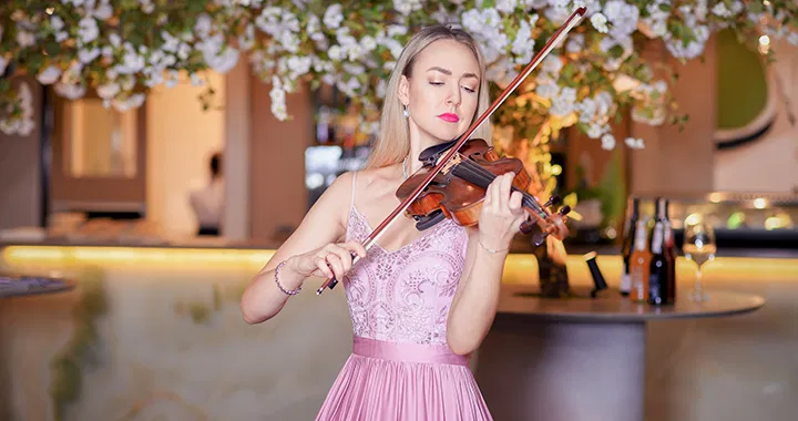 Paulina Daukšytė | Profesionali smuiko muzika restorane LABAI Paulina Daukšytė | Profesionali smuiko muzika restorane LABAI
