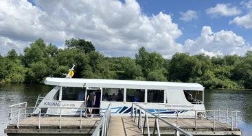 Užsakomoji kelionė laivu Kaunas į Raudondvario dvarą grupei, kolektyvui