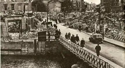 VYKSTA KASDIEN, JUMS PATOGIU METU. Orientacinis pasivaikščiojimo žaidimas "DINGUSI KLAIPĖDA"