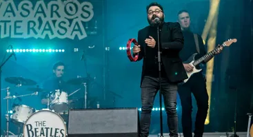 "THE BEATLES SHOW" su Jokūbu Bareikiu ir Rafailu Karpiu