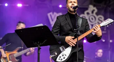"THE BEATLES SHOW" su Jokūbu Bareikiu ir Rafailu Karpiu