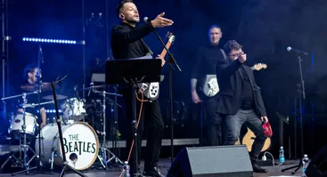 "THE BEATLES SHOW" su Jokūbu Bareikiu ir Rafailu Karpiu