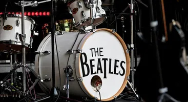 "THE BEATLES SHOW" su Jokūbu Bareikiu ir Rafailu Karpiu