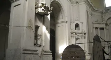 Paversti bažnyčias prieštikybiniais muziejais