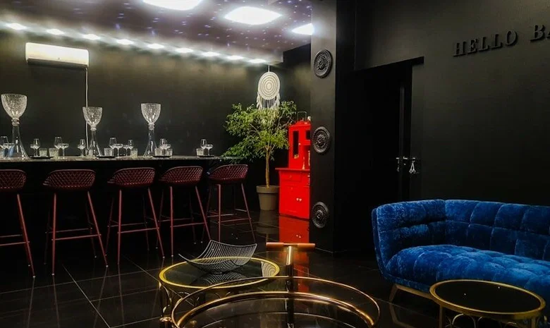 Hello Bar švenčių studija