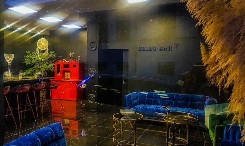 Hello Bar švenčių studija