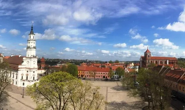 Jėzuitų vienuolyno terasa - apžvalgos aikštelė