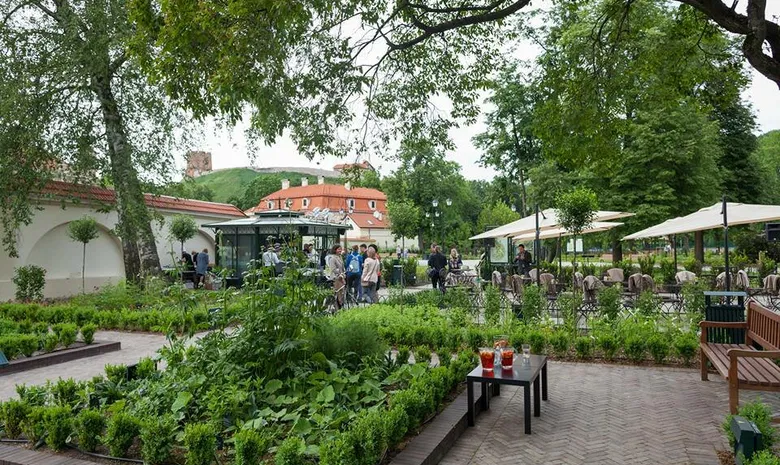 Sodo baras BarBora