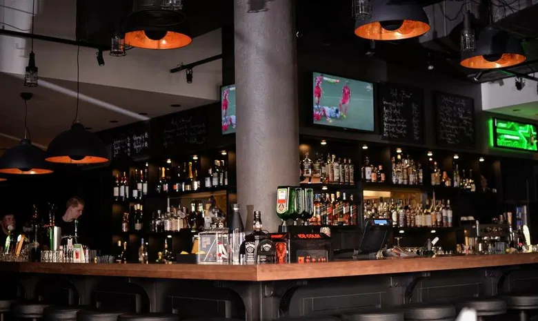 Dirty Duck Pub