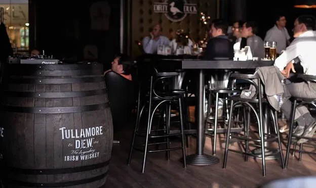 Dirty Duck Pub