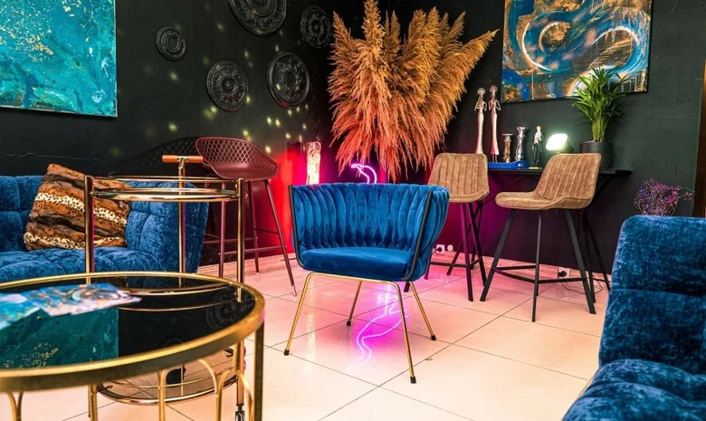 Hello Bar studija