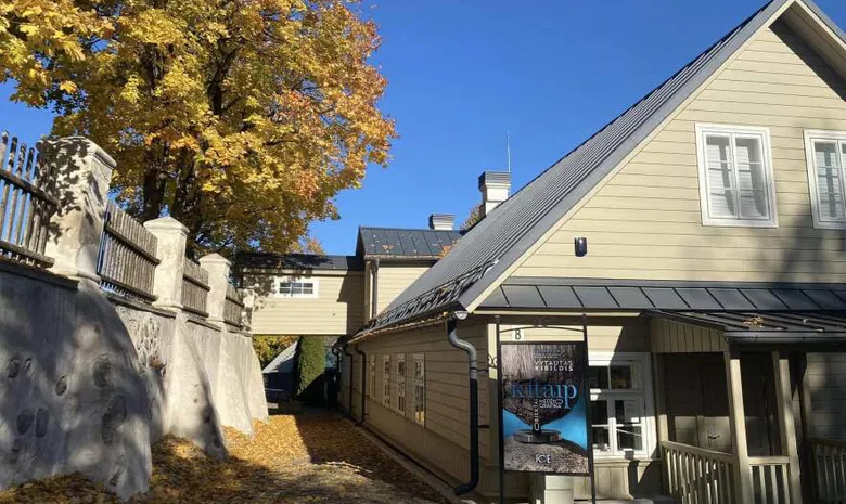 Meno galerija FOJĖ (Trakų senoji klebonija)
