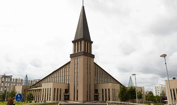 Šv. Pranciškaus Asyžiečio bažnyčios aikštė