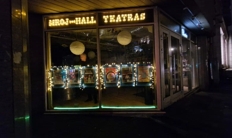 Mroj-Hall Teatro salė
