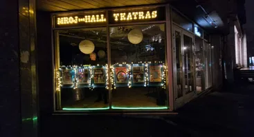 Mroj-Hall Teatro salė.