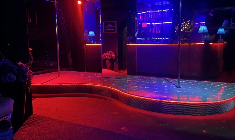 Klubas “Playhouse”