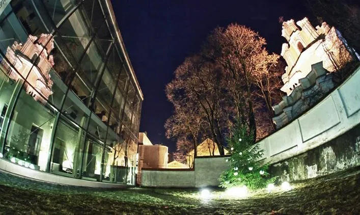 Studio 9