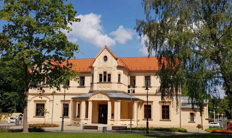 Palangos kultūros centro (kurhauzo) salė