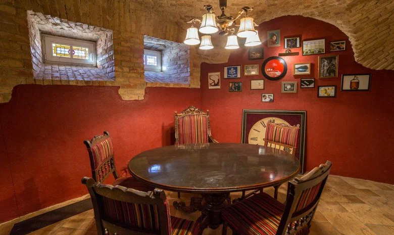 Tres Baracudos pub