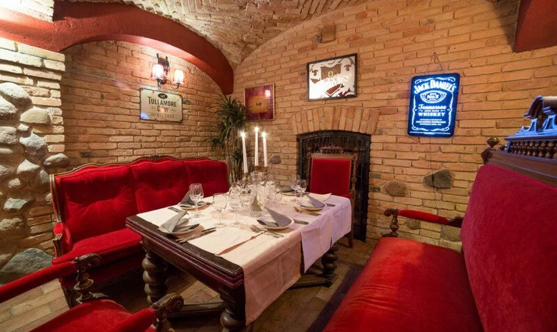 Tres Baracudos pub