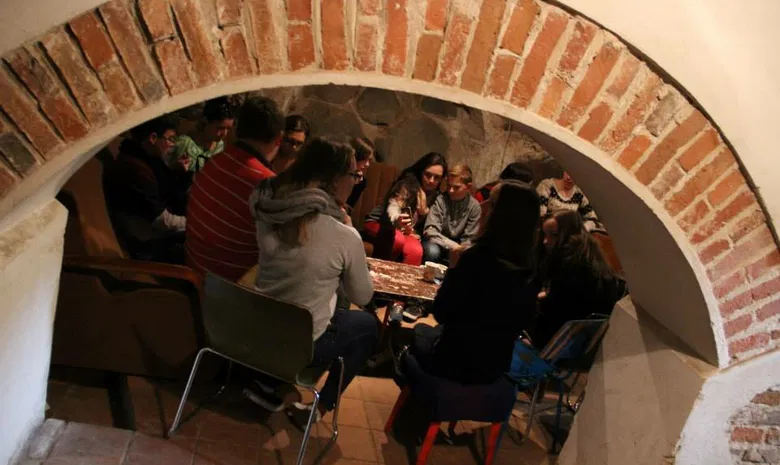 Atviras jaunimo centras "Vartai"