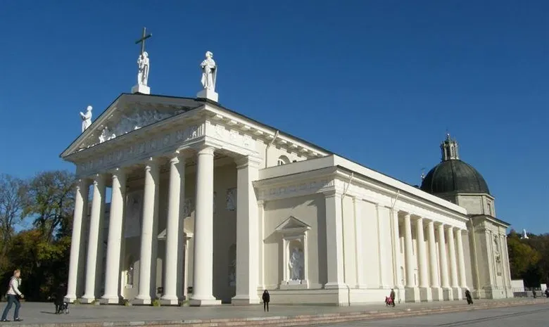 Šv. vysk. Stanislovo ir Šv. Vladislovo arkikatedra bazilika