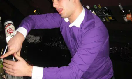 Mr.Bond - Baras