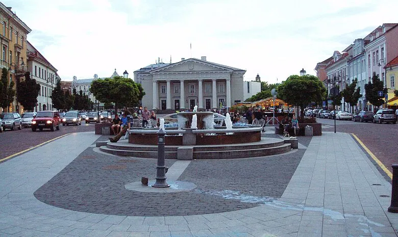 Fontanas rotušės aikštėje