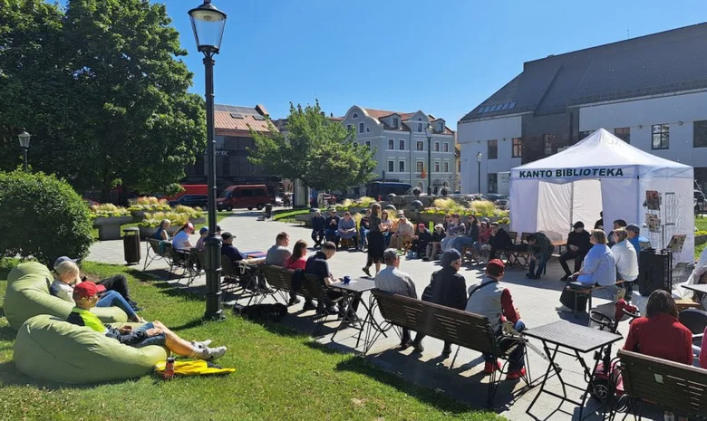Interaktyvi vasaros skaitykla Karlskronos aikštėje