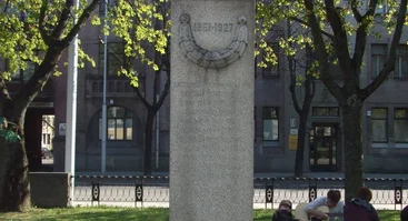 Amžinosios ugnies ir Nežinomo kareivio kapo vieta, K. Donelaičio g. 64